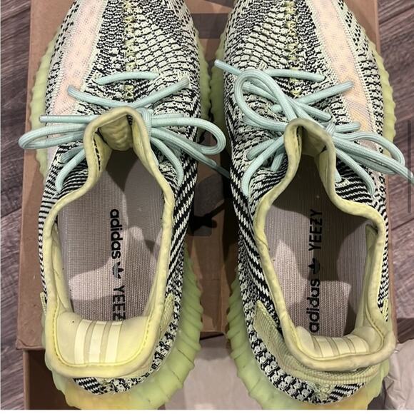Adidas Yeezy Boost 350-Yeezreel
Non-Reflective yellow green main image 6